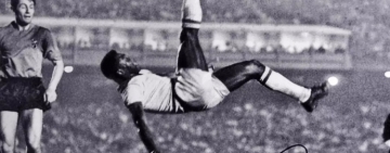 Minuto di raccoglimento in memoria di Pelè