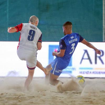 Napolivscagliari 00036